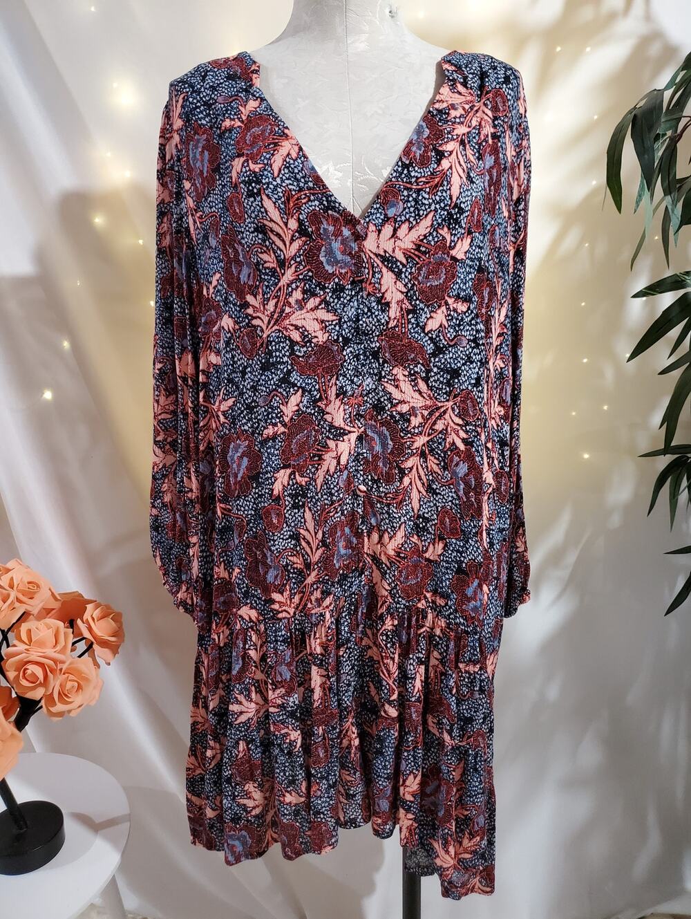 Aveology NWT Jolie Floral V-Neck Ruffle Dress Plus Size 14/16 Boho Knee Length